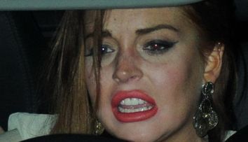 Un nou episod jenant marca Lindsay Lohan: a vrut sa arate ca o diva, dar seamana mai mult cu un clovn - FOTO