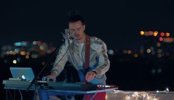 Noul trend pe TikTok: Manele în limba engleză! Cum a devenit viral Dael Damsa