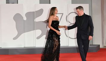Matt Damon, apariție rară alături de soția sa! Cât de frumoasă e Luciana, barmanița care l-a cucerit în urmă cu 20 de ani