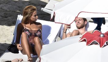 Mădălina Ghenea, surprinsă la plajă alături de presupusul iubit. Cum arată bărbatul care ar fi cucerit-o pe româncă
