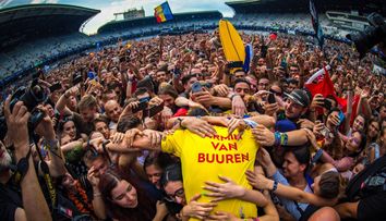 Bilete de o zi la UNTOLD. Cât costă să-l vezi pe Armin van Buuren la Cluj-Napoca