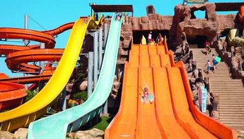 Pare sa fie cel mai cool job din lume! Un parc de distractii scoate la concurs un post de 