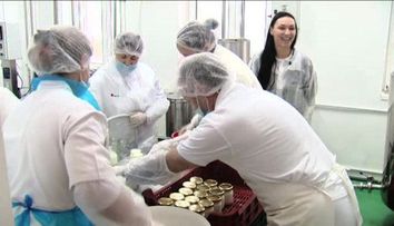 Nu aveau bani de paine, iar acum conduc o afacere de jumatate de milion de euro. Povestea familiei 