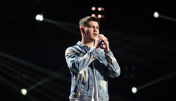 Premieră la Vocea României! Cine e Andrei Ciocîrlan, puștiul care a cântat o doină și a emoționat o sală întreagă și 5 antrenori: „Fără cuvinte”