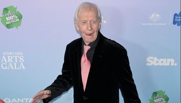 Îl recunoști pe bătrânelul ghiduș? În anii 90, era considerat cel mai viril și șarmant actor de la Hollywood