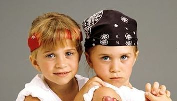 Copilele rasfatate ale Hollywood-ului: cum au ajuns Ashley si Mary Kate Olsen cele mai tinere milionare din istoria Americii