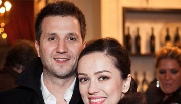 Olivia Steer si Andi Moisescu, cel mai elegant cuplu de la Festivalul Brazilor de Craciun! Uite cat de bine le sta impreuna