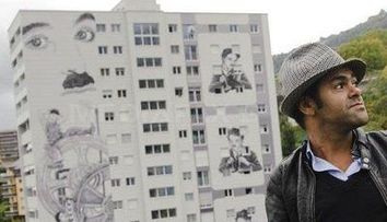 Fresce uriase cu scene din filmele cu Charlie Chaplin, inaugurate in Elvetia! <span style=