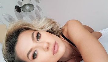 Lidia Buble pregătește un nou hit! Artista, super sexy la filmările clipului „Ochii ăia mari”