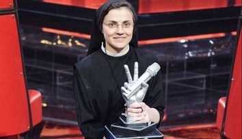 Transformare totală! Călugărița care a câștigat Vocea Italiei și a renunțat la viața monahală a lansat primul single