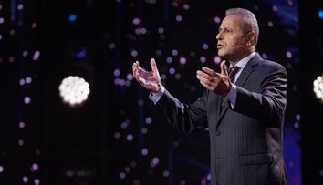 Românii au talent, 28 martie 2025. Ilie Marinescu, un medic psiholog de 65 de ani, a demonstrat că este maestru la recitat poezii. Andra: „Mi s-a părut un moment inedit”