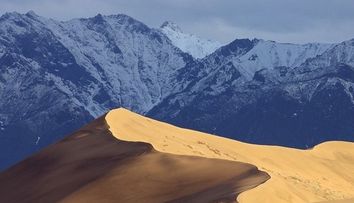 Dupa zapezile din Sahara, <span style=