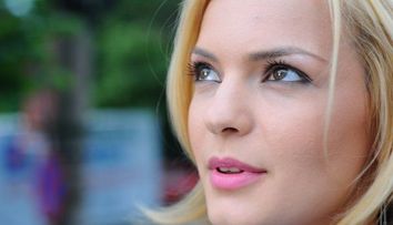 Lavinia Petrea a fost pentru a doua oara in Afganistan. S-a intors din zona de conflict cu un super reportaj si o amintire speciala