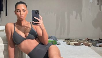 Kim Kardashian, model pentru propria linie vestimentară! Ținutele incredibile în care s-a fotografiat