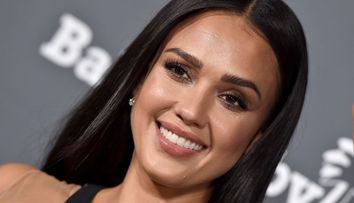 Jessica Alba arată total diferit după ce și-a vopsit părul blond. Actrița pare că a găsit elixirul tinereții