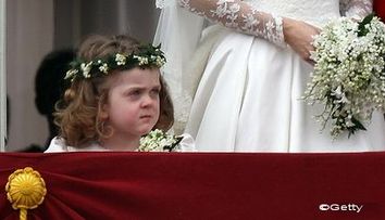 AMUZANT: Fetita care a stricat albumul de nunta al lui Catherine! FOTO
