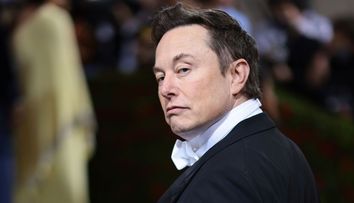 Cele mai amuzante glume făcute despre presupusa vizită a lui Elon Musk în România