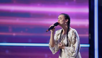 Românii au talent, 17 aprilie 2026. Ana-Maria Durbăcea, tânăra de 19 ani din satul Nisipoasa care a cântat divin și a luat 4 de DA