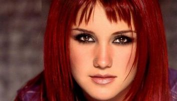 Dulce Maria din trupa RBD, mai grasunica si destul de stearsa in realitate. Cum arata fara machiaj