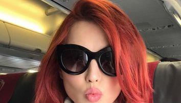 Unde e burtica? Elena Gheorghe, poza in bikini inainte de nastere. Cum arata corpul ei de gravida acum