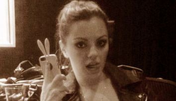 Alexandra Stan isi innebuneste admiratorii cu imagini hot. Accidentul vestimentar care i-a lasat nurii expusi face furori pe retelele de socializare