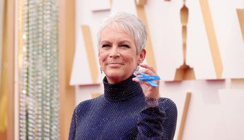 Jamie Lee Curtis, solidară cu poporul ucrainean pe covorul roșu de la Oscar! Cum a apărut actrița