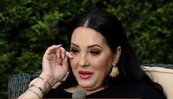 Angela Rusu, în lacrimi. Cântăreața nu mai vorbește cu mama ei: 