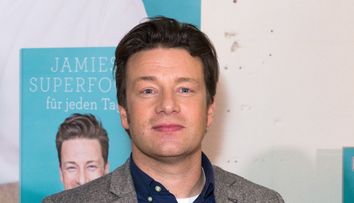 Vestea care i-a incantat pe fanii lui Jamie Oliver: celebrul bucatar a devenit tata pentru a cincea oara. Cum arata baietelul lui