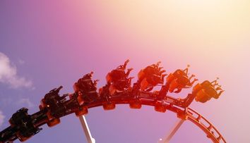 Accident tragic intr-un parc de distractii, unde 2 persoane au cazut dintr-un carusel