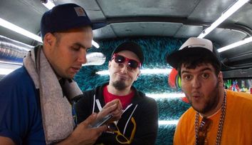 Gojira de la Serviciul Roman de Comedie & Planet H feat. Deliric au lansat videoclipul ”Fugi”