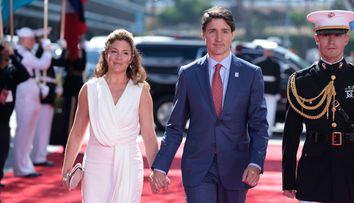 La doi ani de la divorțul de Sophie, mama celor trei copii ai săi, Justin Trudeau spune că a găsit femeia perfectă: „E înnebunit după ea!”