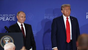 O nouă gafă monumentală a administrației americane! Ce s-a găsit într-o cameră de hotel din Alaska cu două ore înainte de întâlnirea lui Donald Trump cu Vladimir Putin