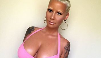 Amber Rose, transformare spectaculoasa! Vedeta s-a fotografiat in costum de baie, iar silueta sa a atras toate privirile