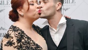 Vacanta de neuitat pentru Oana Roman si familia sa. Cum s-a pozat vedeta alaturi de sotul si fiica lor