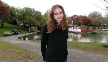 Ce mașină conduce Irina Columbeanu, la doar 18 ani. Monica Gabor și Mr. Pink au știut cum să o răsfețe