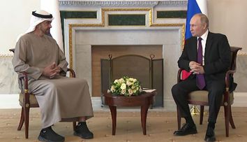 Jurnaliștii ruși, surprinși de gestul lui Vladimir Putin, la finalul întâlnirii cu șeicul Mohammed bin Zayed al-Nahyan