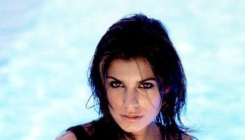 Elisabetta Canalis, iubita lui George Clooney, scandal cu droguri intr-un club din Milano FOTO