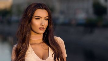 Cum întâmpină Viviana Sposub luna octombrie? Cu fotografii năucitoare