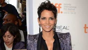 Halle Berry, <span style=