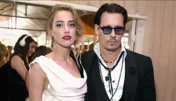 De râsu’ – plânsu’. Johnny Depp își acuză fosta nevastă că și-a făcut nevoile în patul conjugal