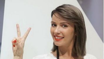 Diana Dumitrescu - Vezi cum arata cu si fara machiaj VIDEO