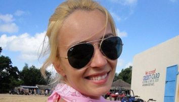Diana Dumitrescu a mancat carne de crocodil in Republica Dominicana. <span style=