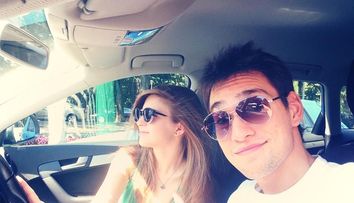 Vlad Gherman, in compania unor domnisoare. Ce spune Criss despre imaginile postate de iubitul ei pe o retea de socializare