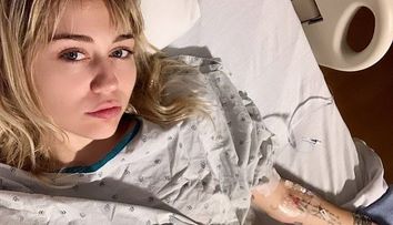 Miley Cyrus, pe patul de spital. Vedeta a fost supusă unei operații