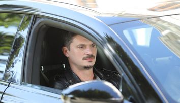 Fii Leo pentru o zi! Câștigă un test drive cu un Peugeot 508, mașina condusă de Leo în serial