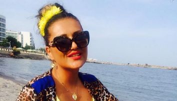 Bianca Rus, selfie provocator. Dupa ce a slabit spectacolos, cantareata isi etaleaza bustul intr-o ipostaza sexy