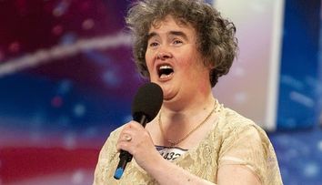 O mai știi? În 2009 cucerea lumea la Britain’s Got Talent și era considerată „comoară națională”! Acum are 65 de ani și și-a schimbat complet look-ul! Cum arată astăzi Susan Boyle