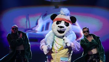Lady Panda, show pe o piesă a celebrei Rihanna, pe scena de la Masked Singer România