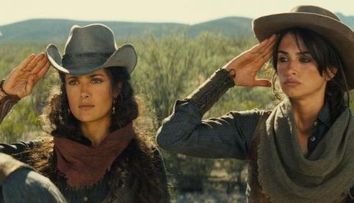 Sus mainile! Banii sau distractia? Salma Hayek si Penelope Cruz sunt super 