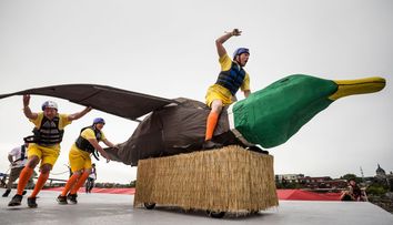 5 motive să participi la Red Bull Flugtag
